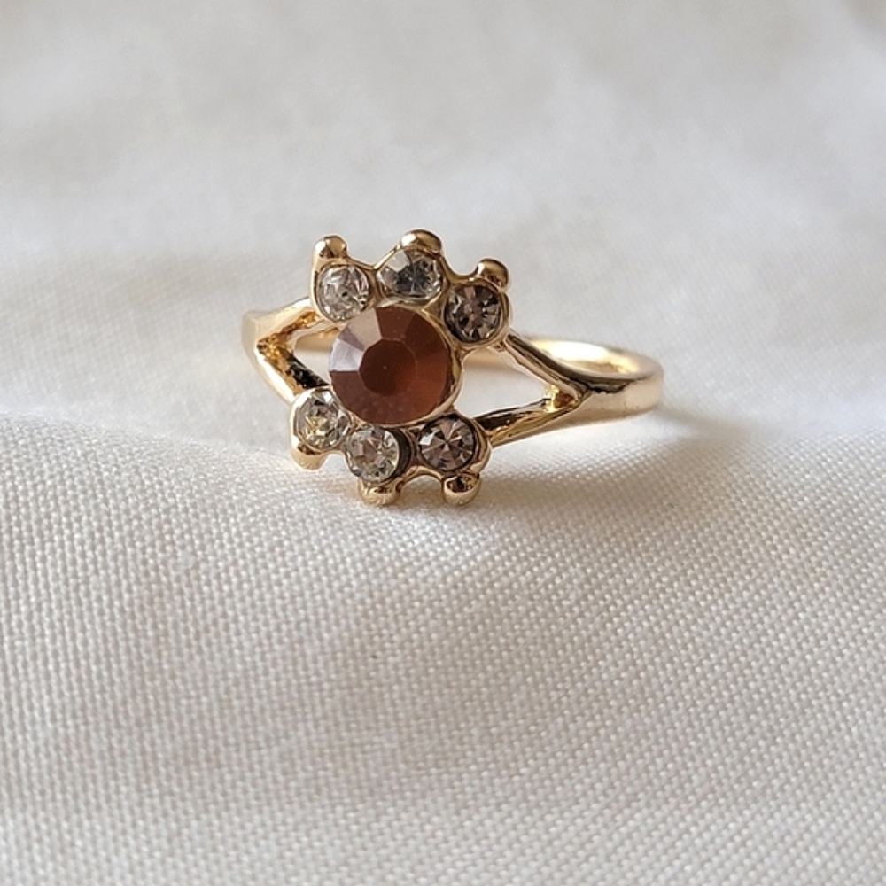 Gold Tone Fashion Ring Rhinestone